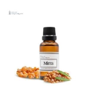 Aceite esencial de mirra puro en frasco de vidrio con resina natural Commiphora myrrha