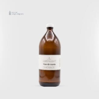 vino de cuasia con agua de espanto preparado herbal tradicional mexicano.